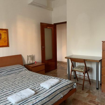 Comfortable Apartament 2 Bedroom Suitable 2-5 Pax Bologna Eksteriør bilde