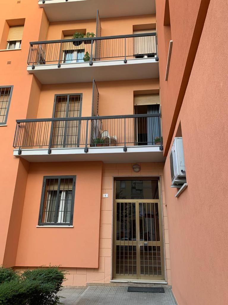 Comfortable Apartament 2 Bedroom Suitable 2-5 Pax Bologna Eksteriør bilde